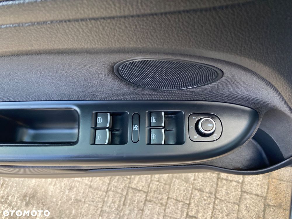 Volkswagen Golf Plus 2.0 TDI DPF Highline - 20