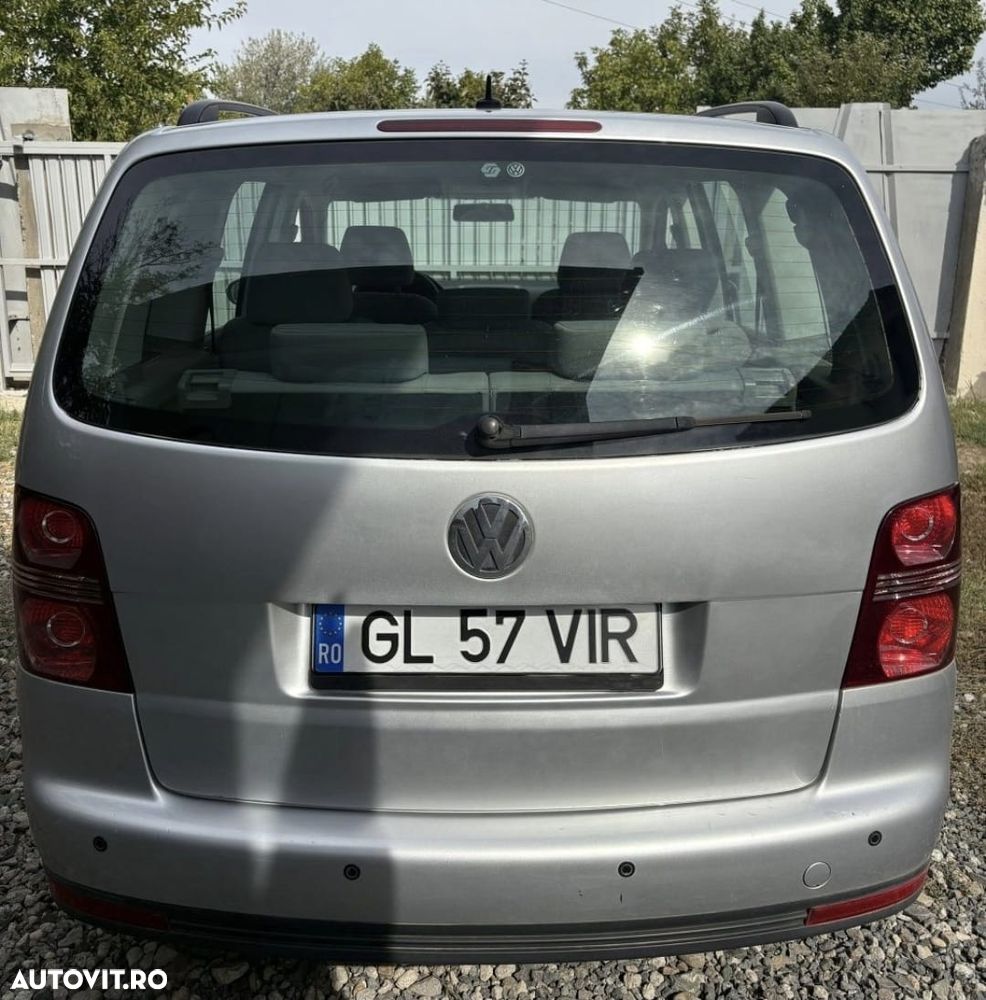 Volkswagen Touran - 3