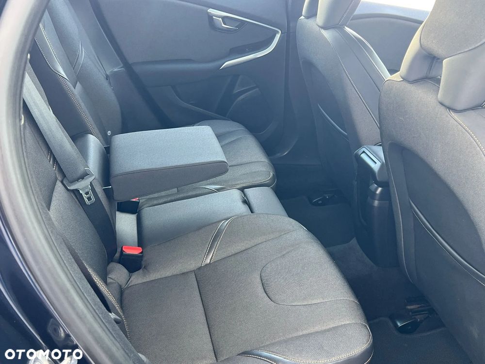 Volvo V40 D3 Drive-E Base - 22