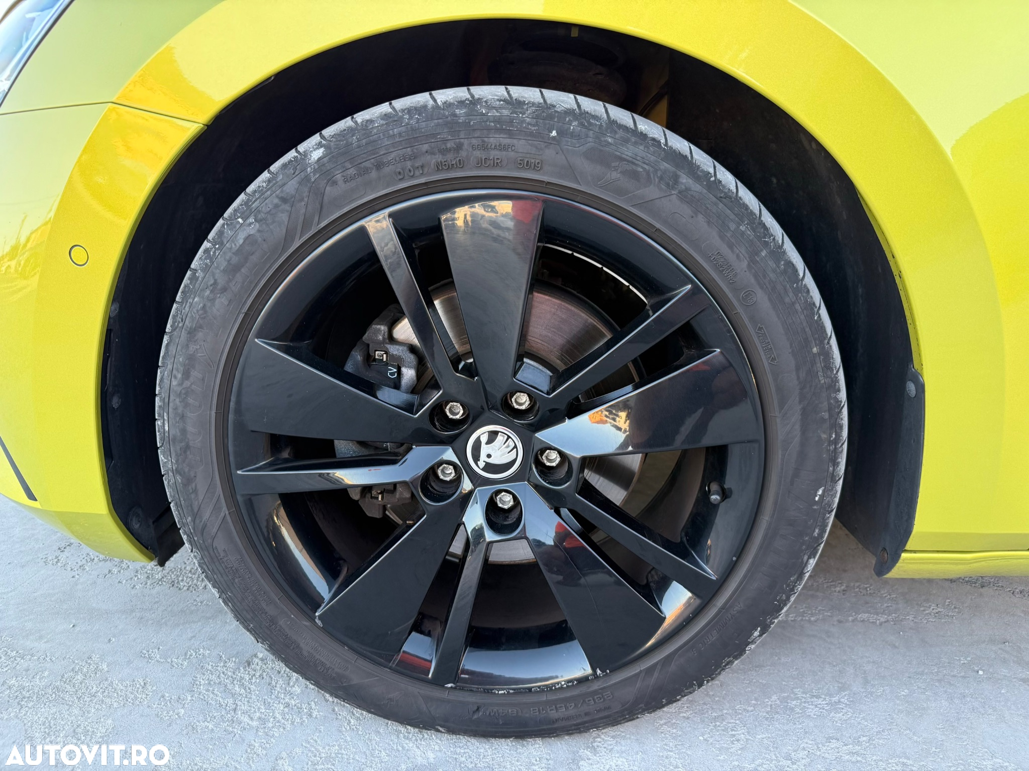 Skoda Superb 2.0 TDI Sportline - 39