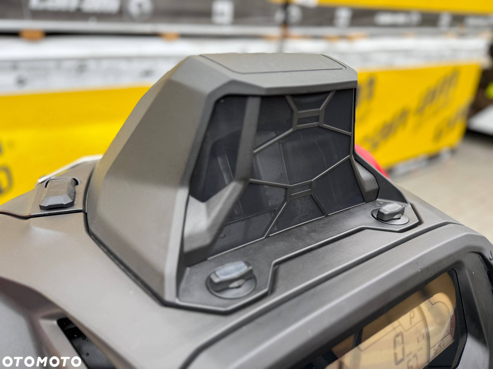 Can-Am Outlander - 10