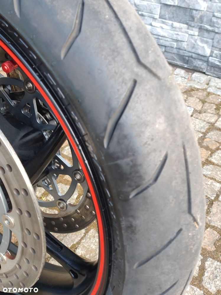 Triumph Speed Triple - 11