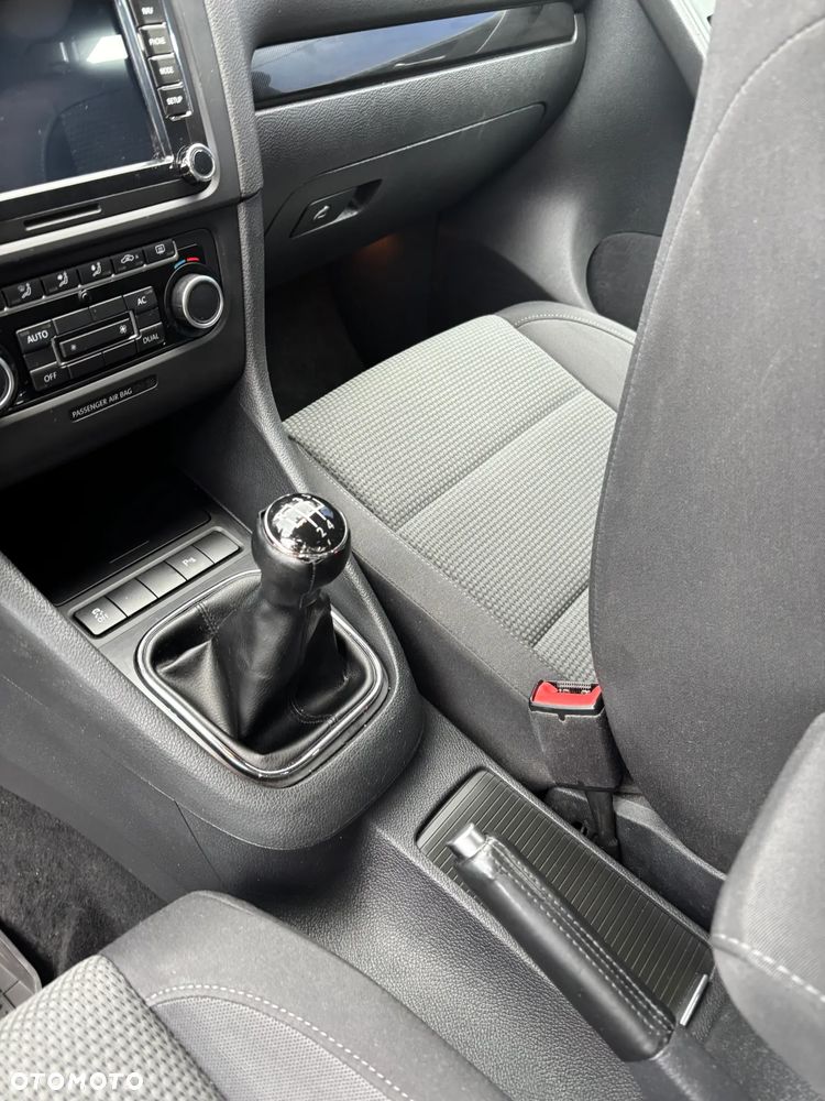 Volkswagen Golf 1.6 TDI Comfortline - 12