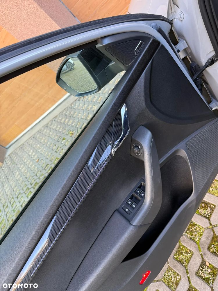 Skoda Octavia 2.0 TDI DSG RS - 18