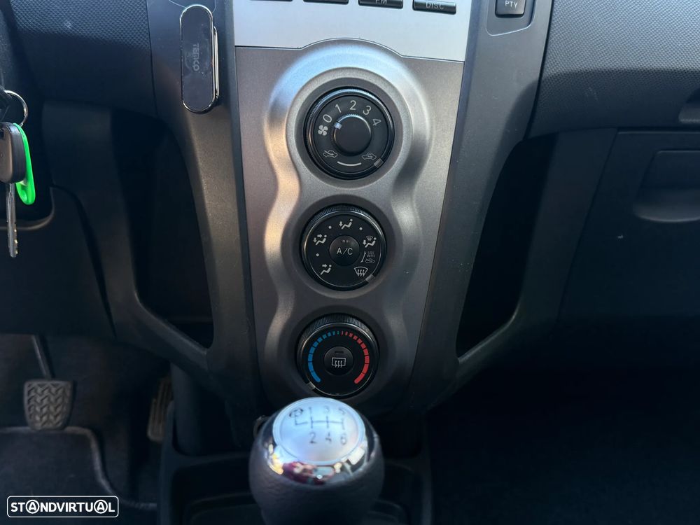 Toyota Yaris 1.4 D-4D Comfort+AC - 9