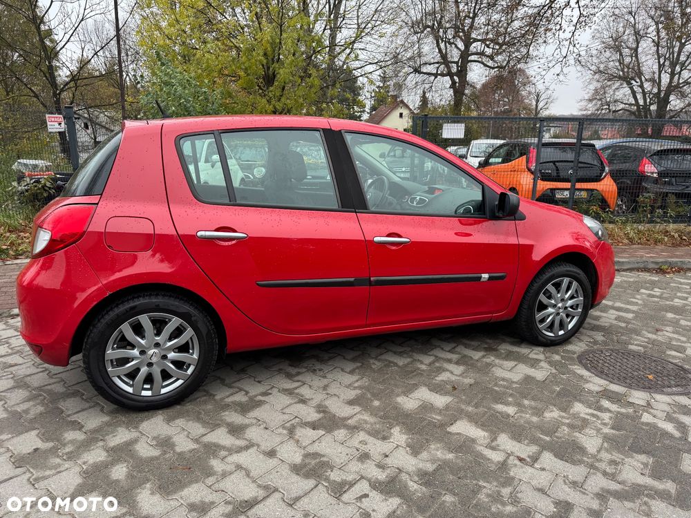 Renault Clio - 8