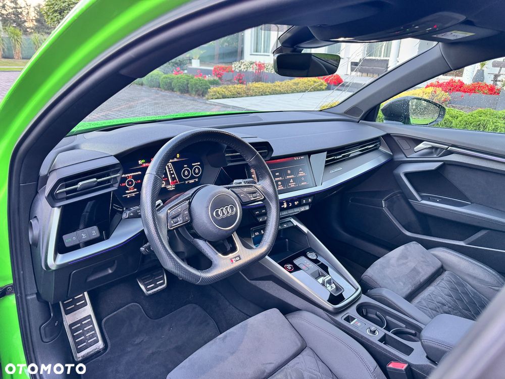 Audi RS3 Limousine - 11