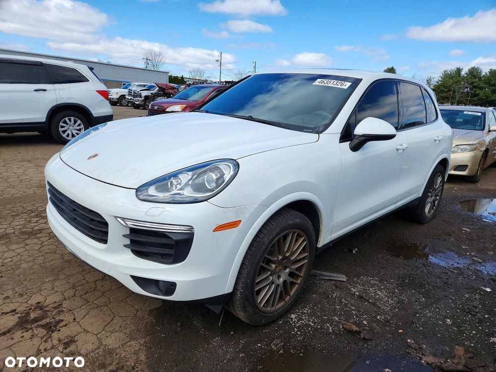 Porsche Cayenne - 1