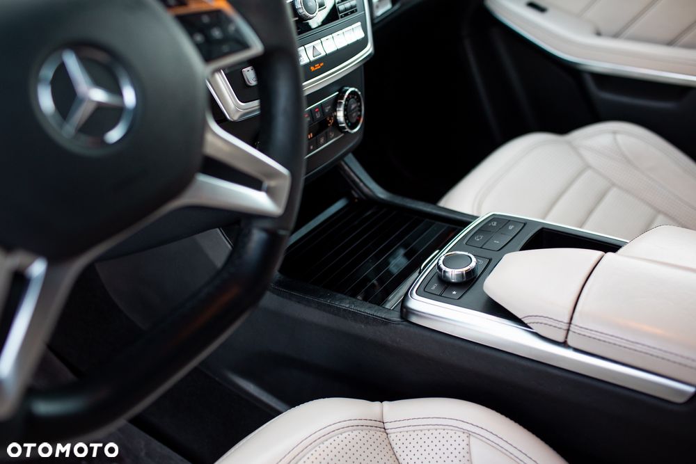 Mercedes-Benz GL - 12