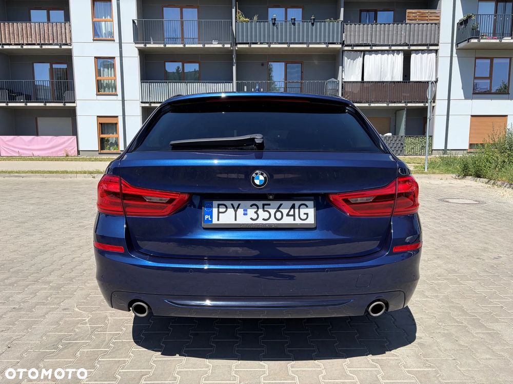 BMW Seria 5 520d xDrive mHEV - 9