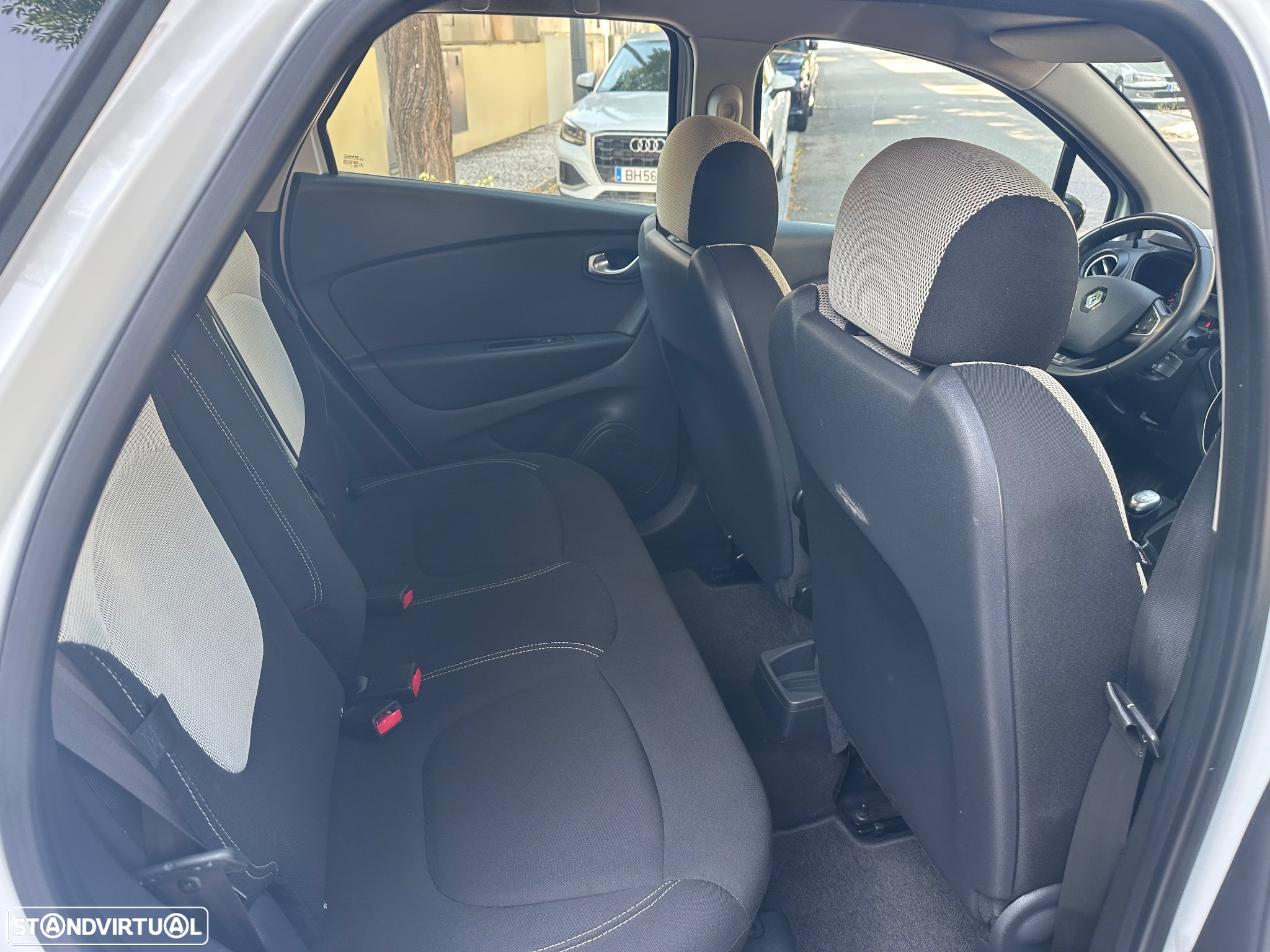 Renault Captur 0.9 TCE Exclusive - 24