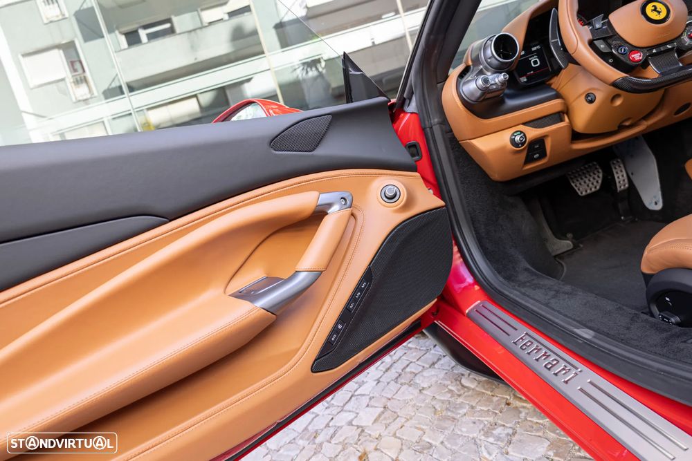Ferrari F8 Tributo 3.9 Twin-Turbo V8 - 9