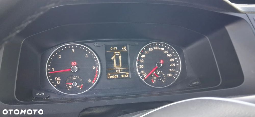 Volkswagen Caravelle - 6