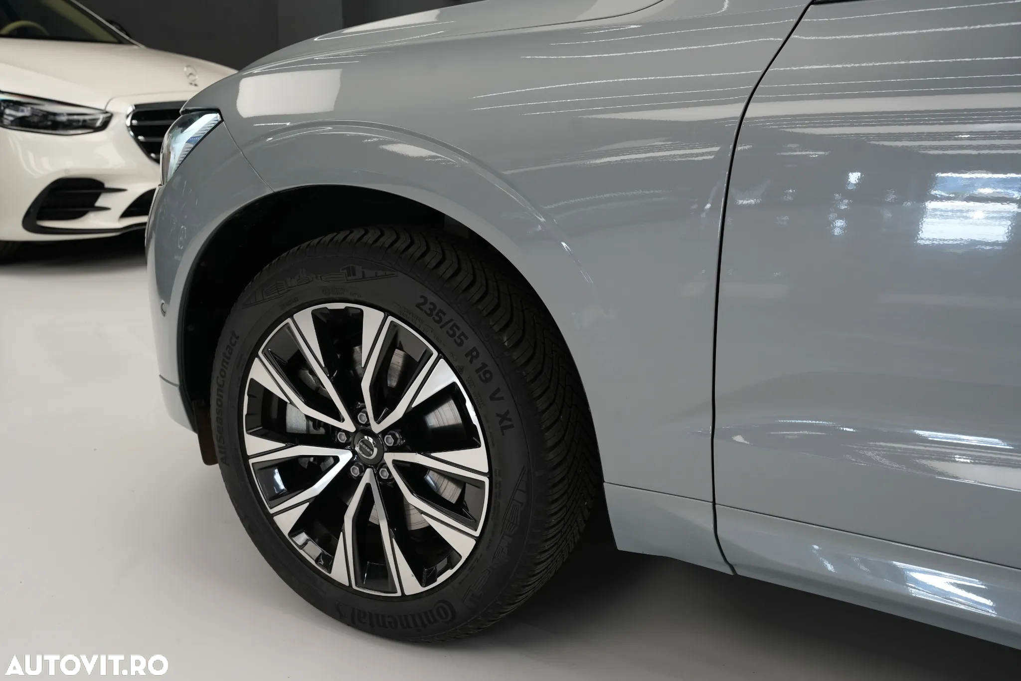 Volvo XC 60 B4 B Plus Dark - 14