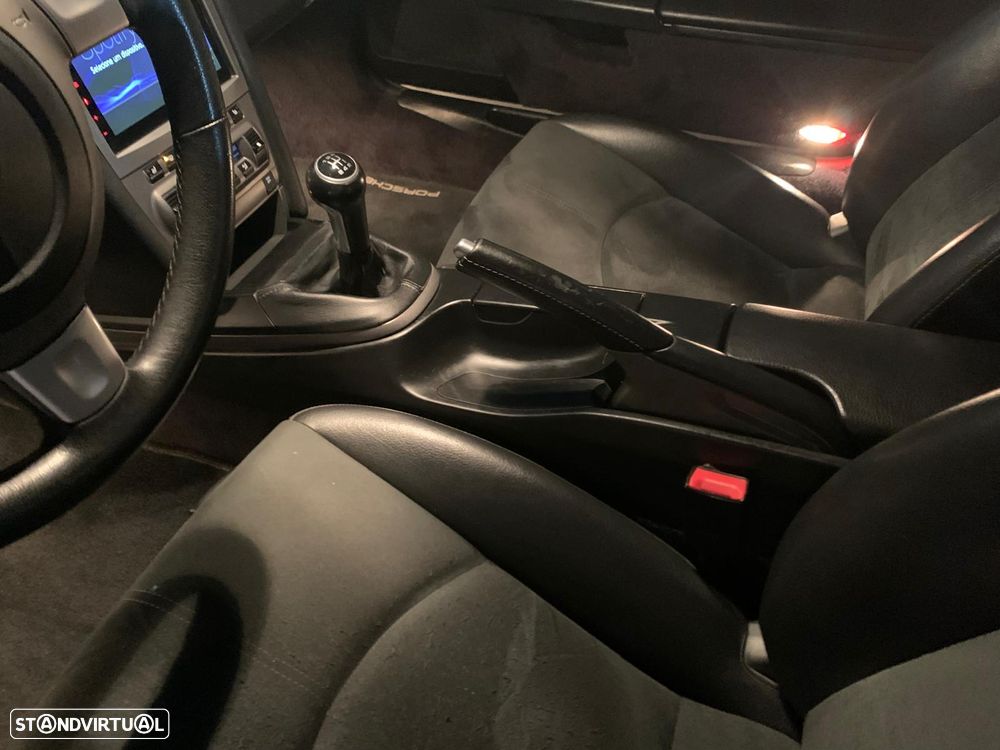 Porsche Cayman 2.7 - 8