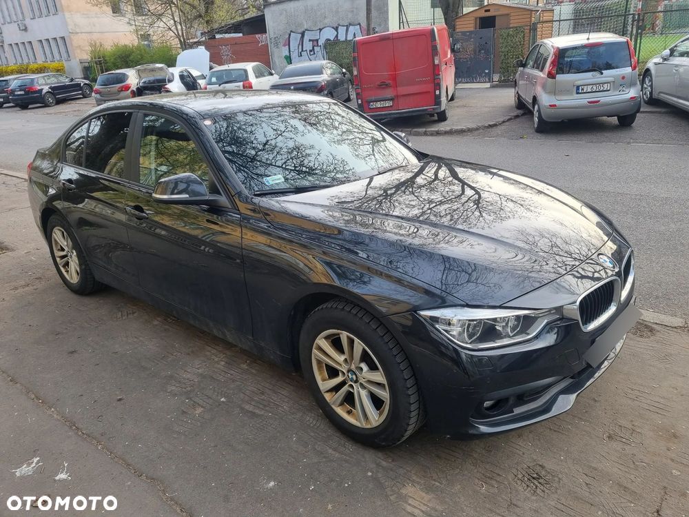 BMW Seria 3 318i - 9
