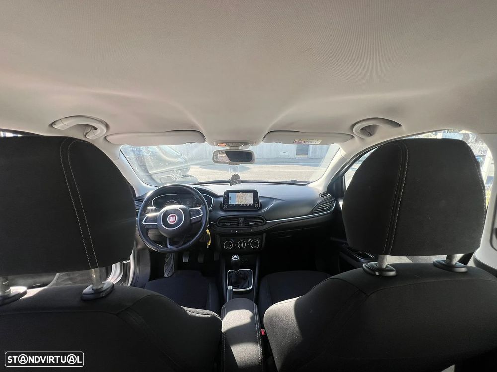 Fiat Tipo Station Wagon 1.3 M-Jet Lounge - 12