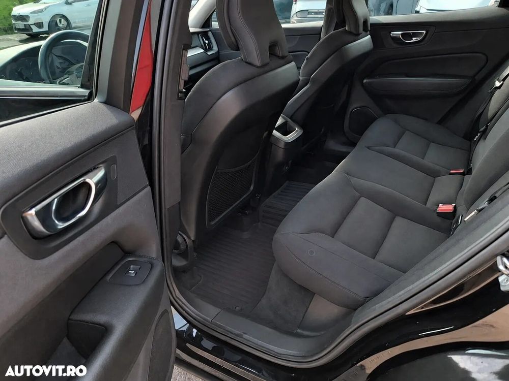 VOLVO XC60 2021 — imagine 44
