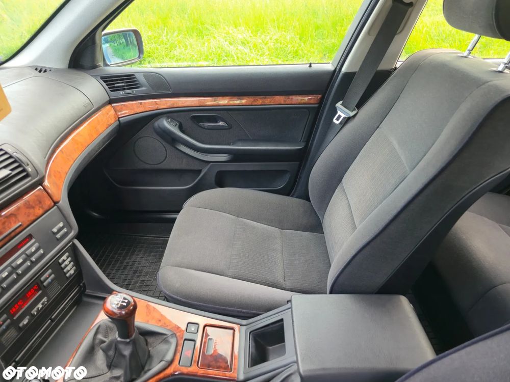 BMW Seria 5 523i - 18
