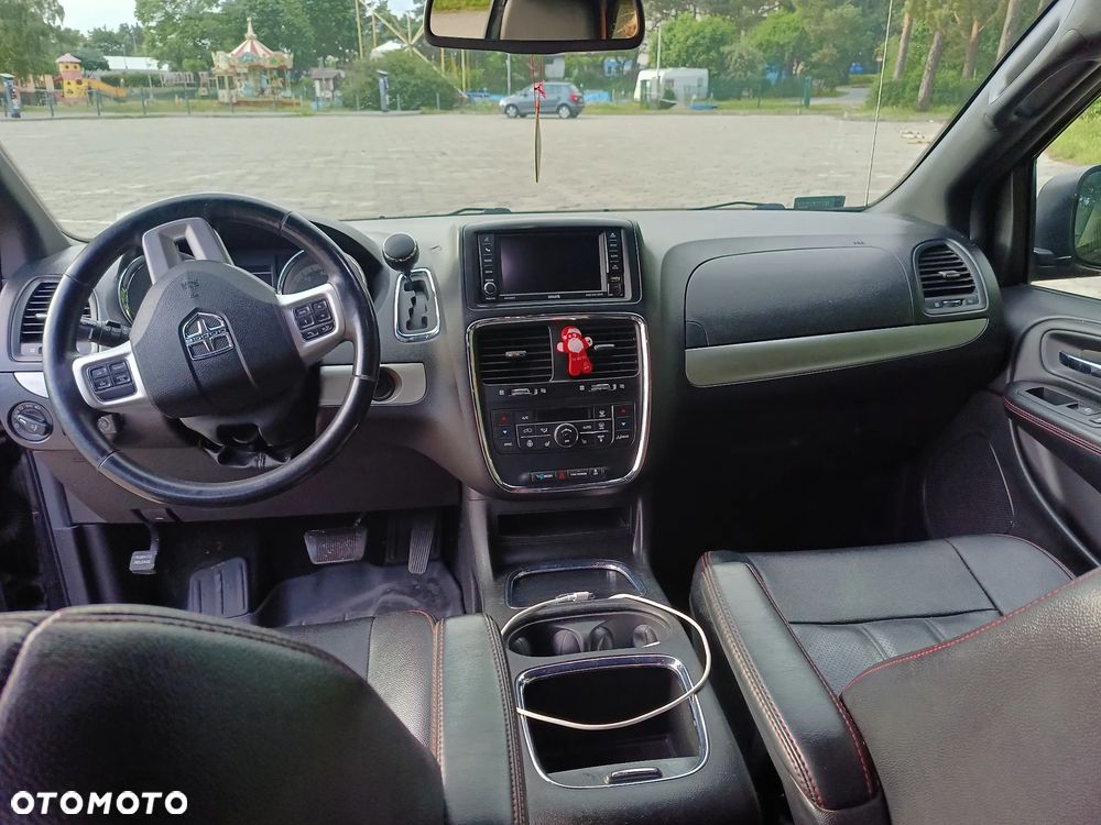Dodge Grand Caravan 3.6 R/T - 8