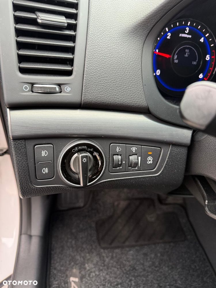 Hyundai i40 Kombi 1.7 CRDi Premium - 16