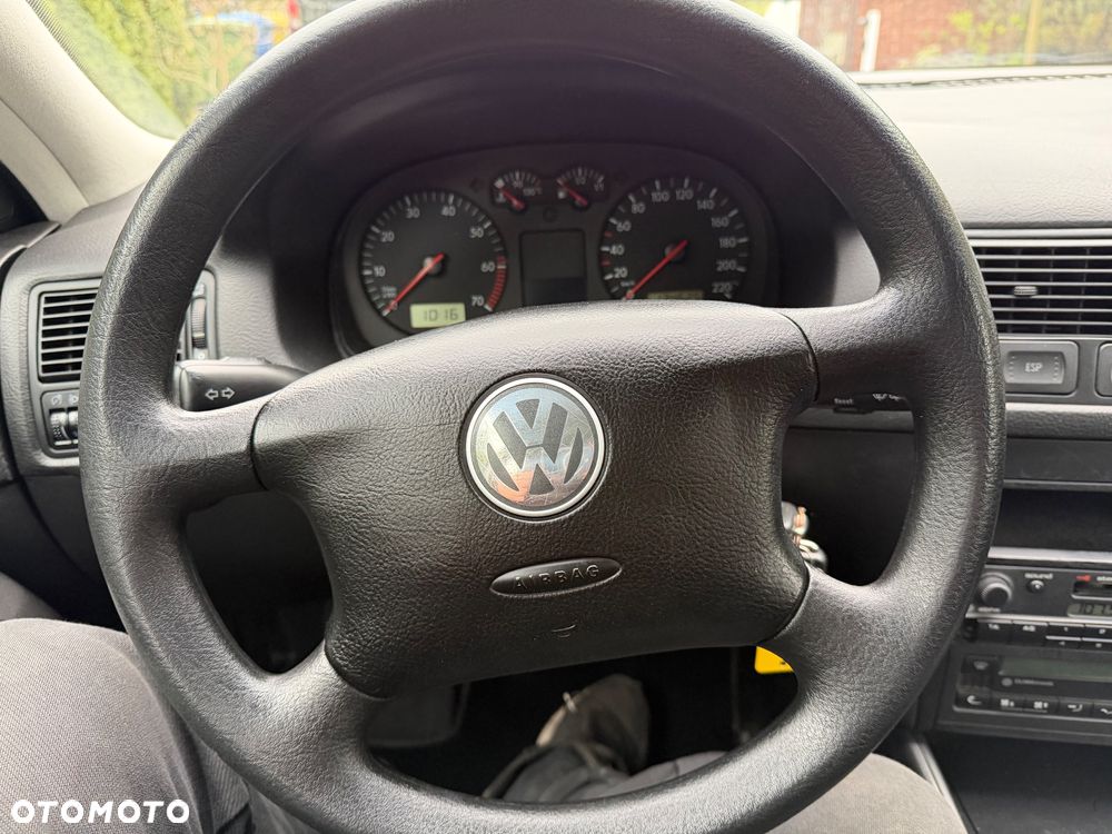 Volkswagen Golf - 8