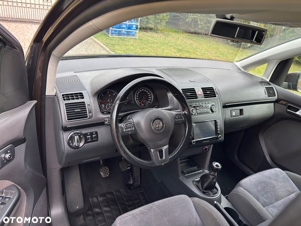 Volkswagen Touran 2.0 TDI DPF BlueMotion Technology Highline - 8