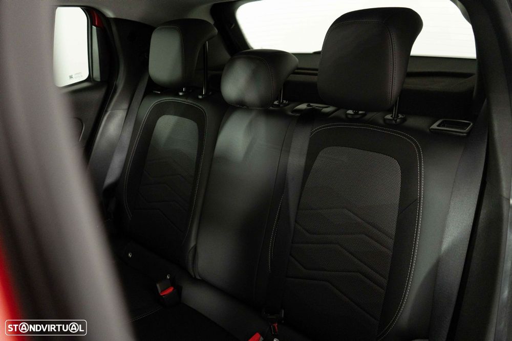 Jeep Avenger 1.2 GSE T3 Summit - 11