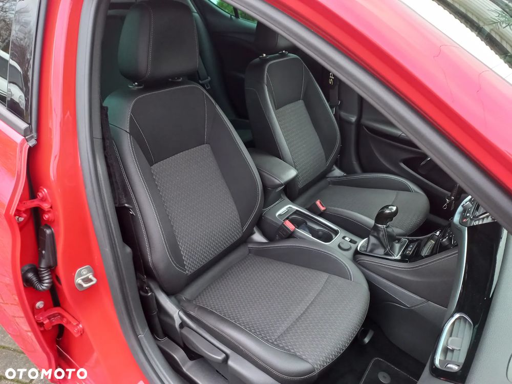 Opel Astra 1.4 Turbo Innovation - 18