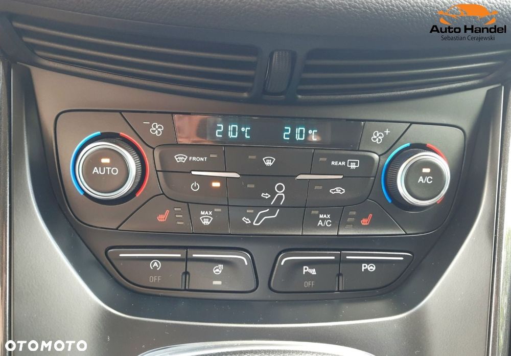Ford Kuga 1.5 EcoBoost 2x4 Titanium - 38