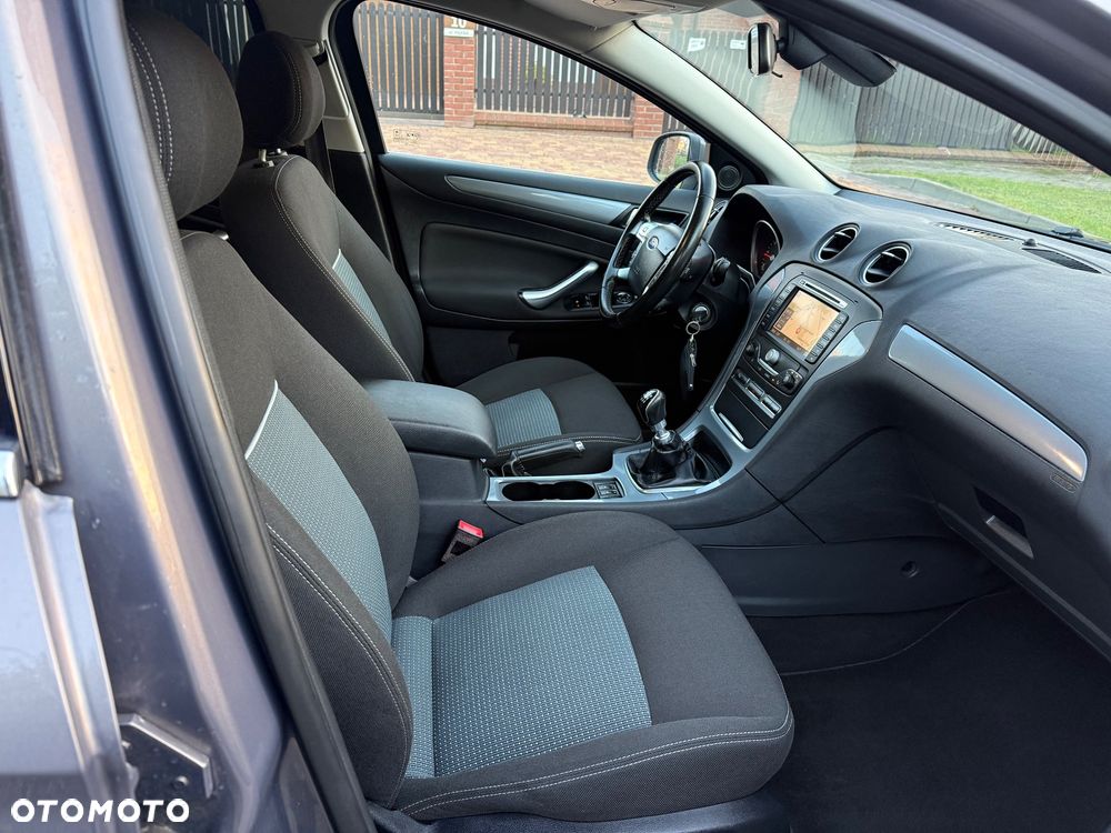 Ford Mondeo - 17
