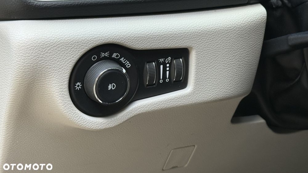 Chrysler Pacifica - 28