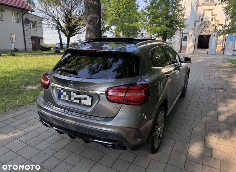 Mercedes-Benz GLA 220 d 7G-DCT AMG Line - 10