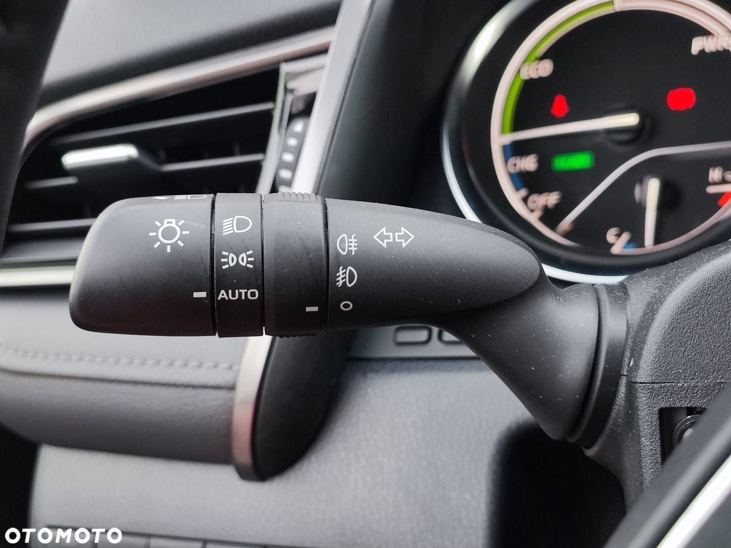 Toyota Camry - 17