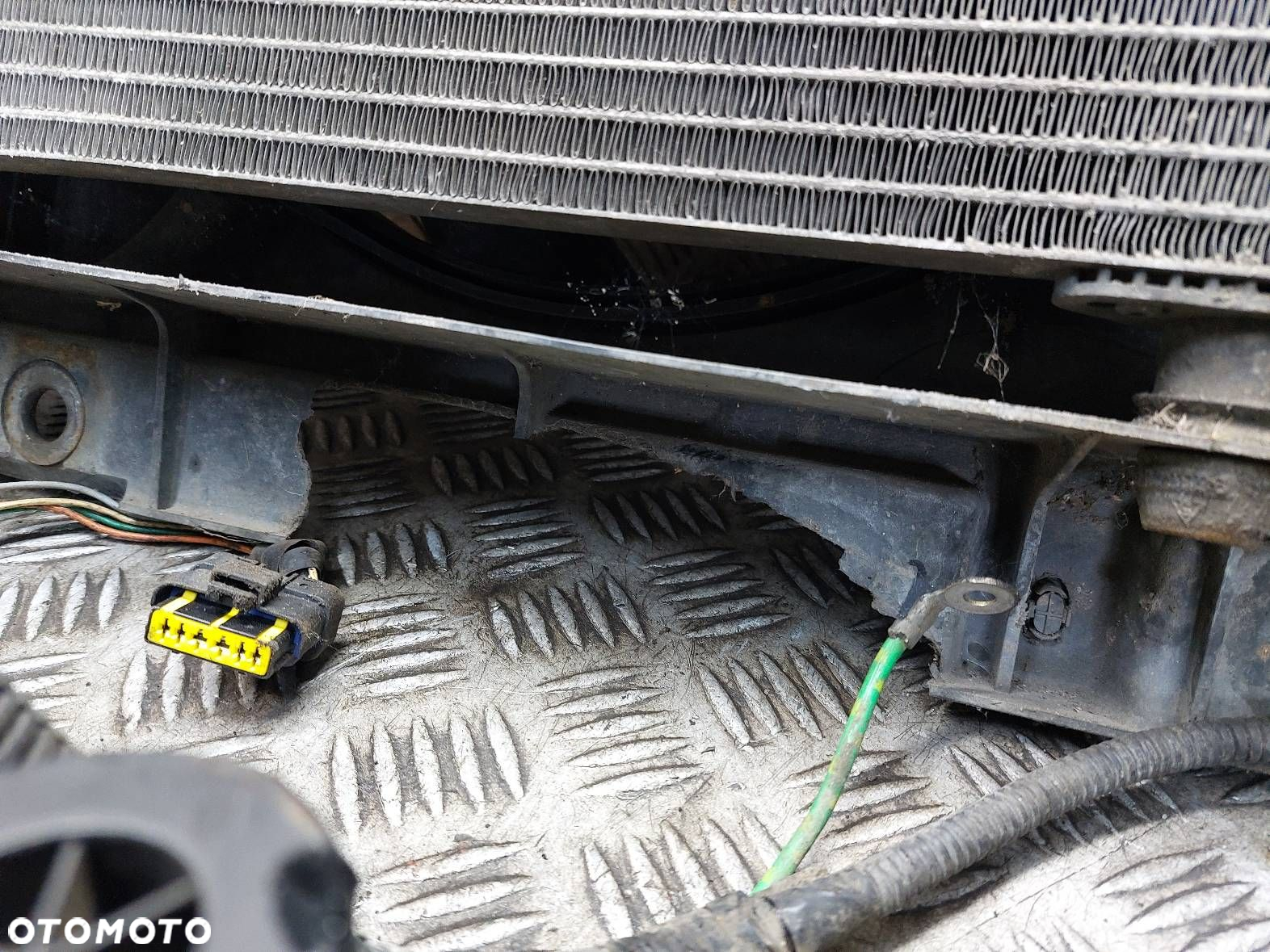 PAS PRZEDNI WZMOCNIENIE CZOŁOWE + CHŁODNICE PEUGEOT 607 I 2.2 HDI - 3
