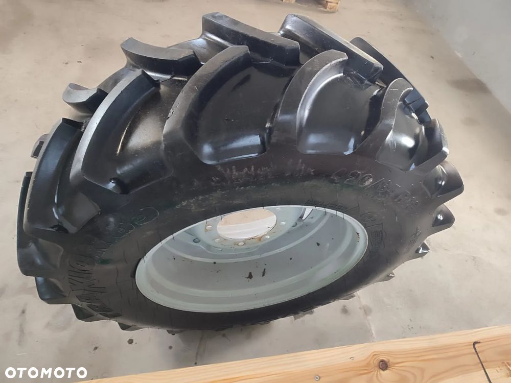 Koło przednie R28 MASSEY FERGUSON 6714 - 6