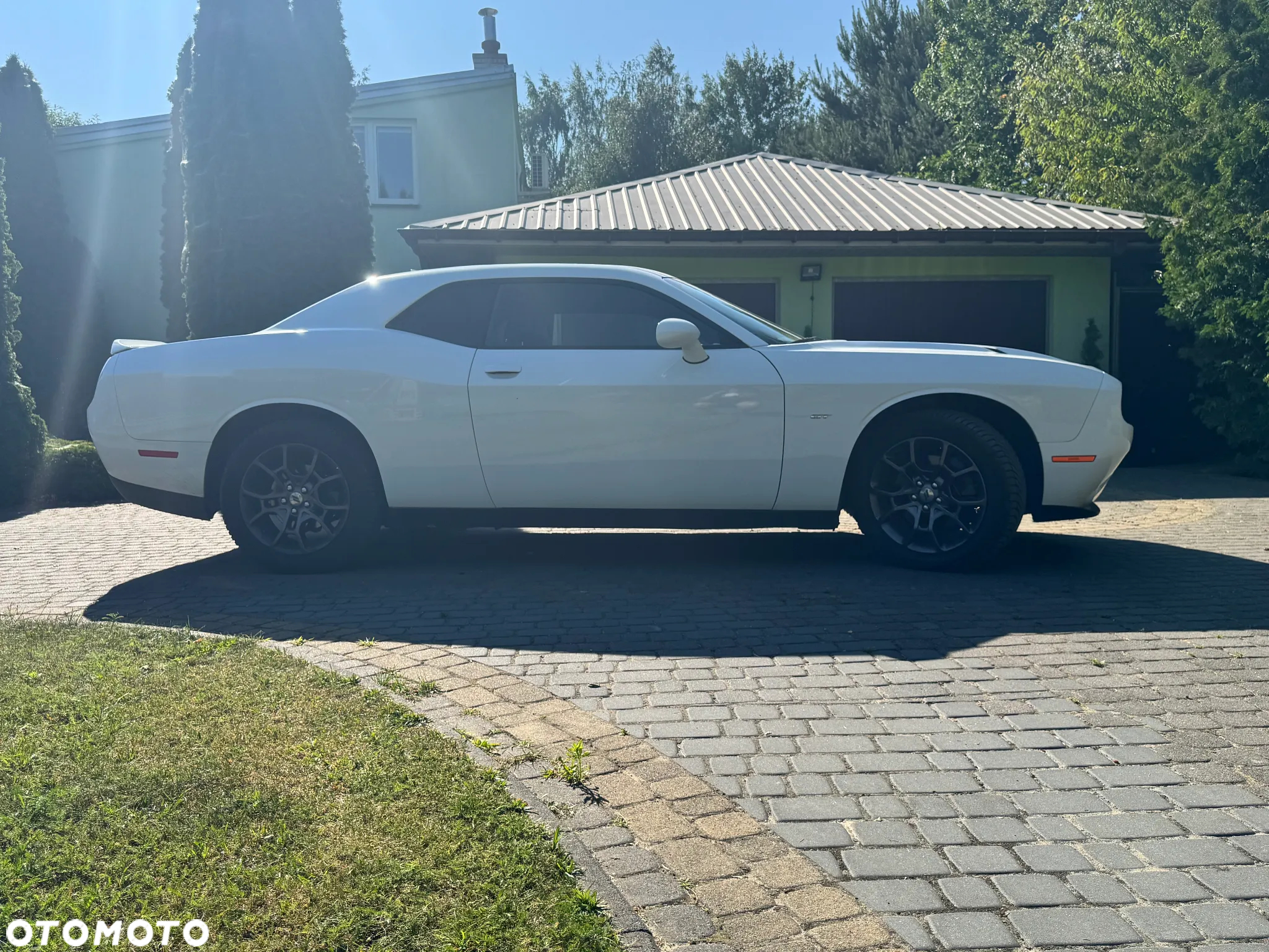 Dodge Challenger - 2