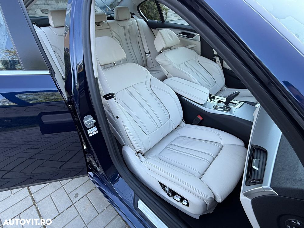 BMW Seria 5 530e Aut. Luxury Line - 12