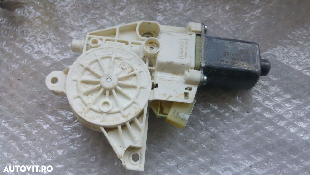 motoras macara dreapta fata mercedes m-class ml 350 4matic w164 2011  0130822272  a2518200842 - 2