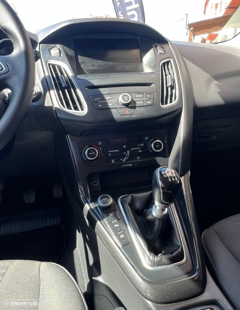 Ford Focus 1.0 SCTi Titanium - 11