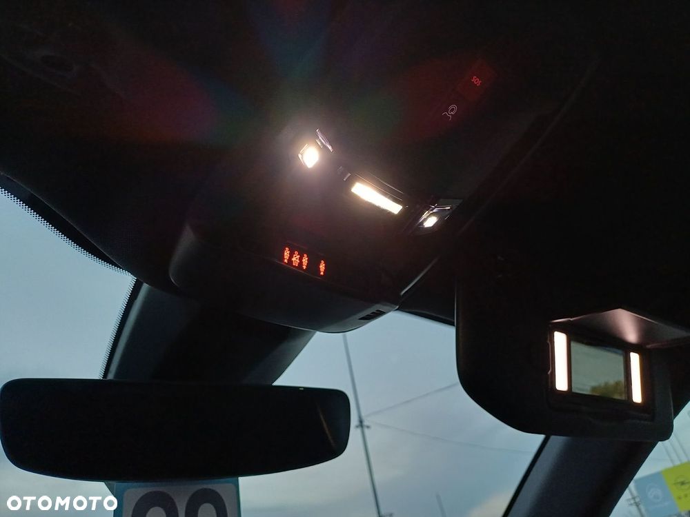 Peugeot 2008 PureTech 130 GT S&S EAT8 - 23