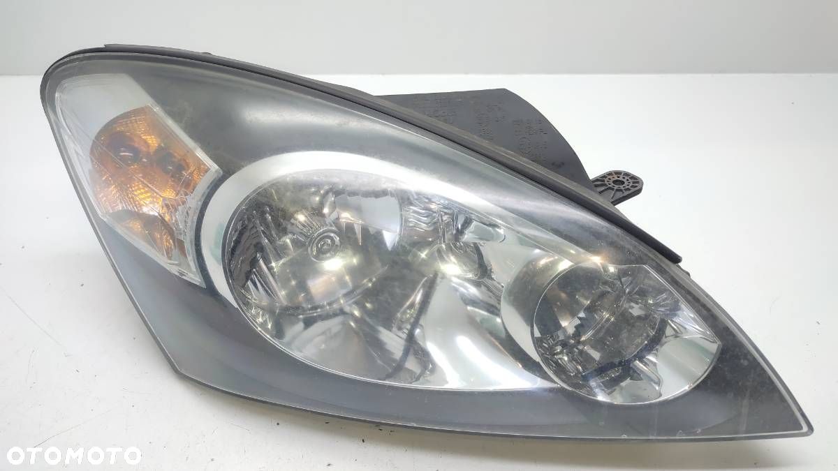 LAMPA PRZÓD PRZEDNIA PRAWA KIA PRO CEED I EUROPA 92102-1H500 - 1
