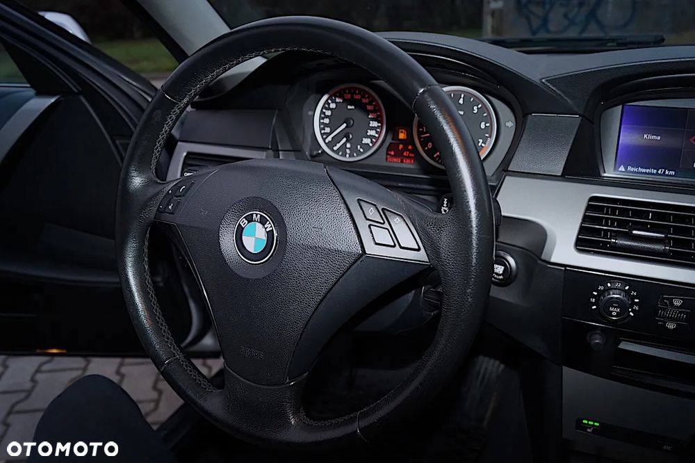 BMW Seria 5 525i - 23