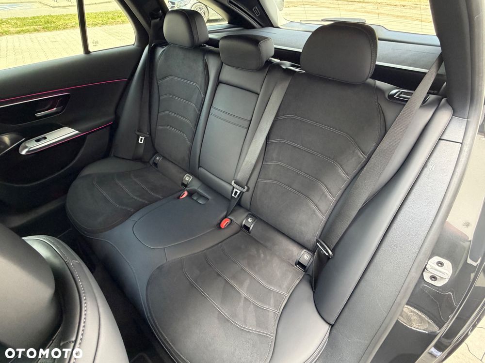 Mercedes-Benz Klasa E 300de 4Matic 9G-TRONIC AMG Line NIGHT Edition - 20