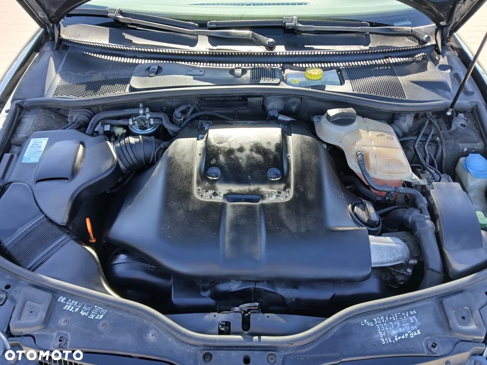 Volkswagen Passat 2.5 TDI V6 Comfortline - 19