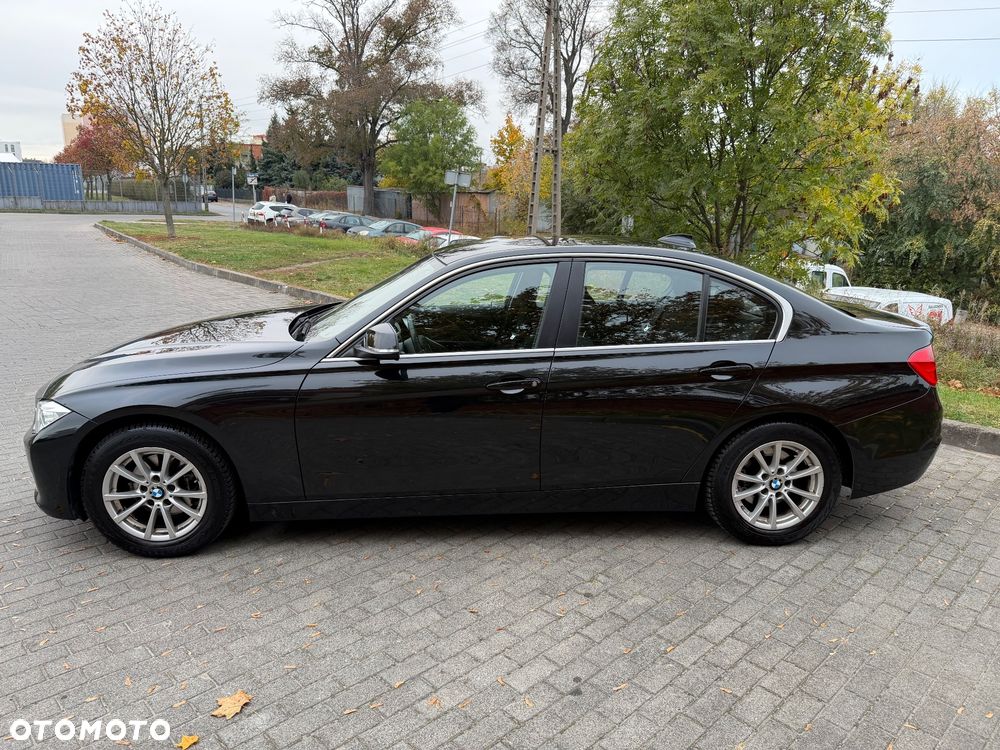 BMW F30 2015 photo 2