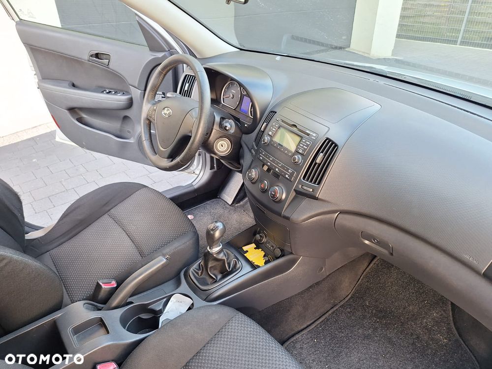 Hyundai i30 1.6 CRDi blue Classic - 5