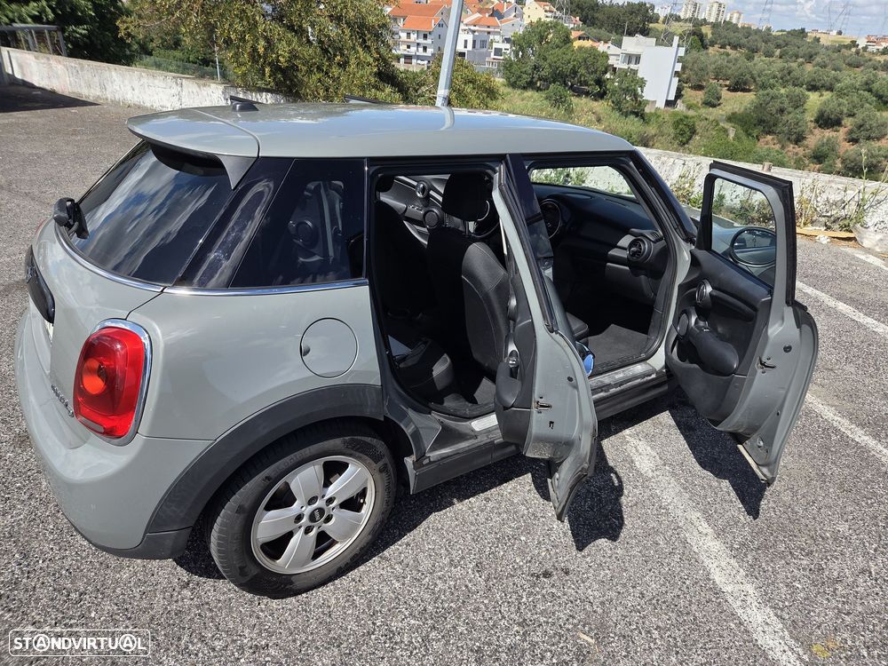 MINI 5 Portas Cooper D Auto - 8