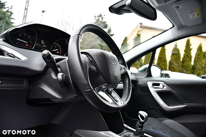 Peugeot 2008 BlueHDi 100 STOP & START Style - 11