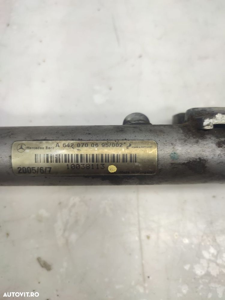 Rampa injectoare dreapta  3.0 cdi om642 v6 a6420700695 Mercedes-Benz - 2